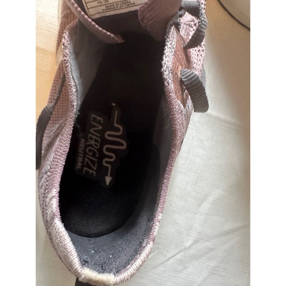 Brooks Levitate 4.0 Womens 7.5 Running Shoes Sneakers Mauve Knit Athletic‎ Flaw - Picture 5 of 10